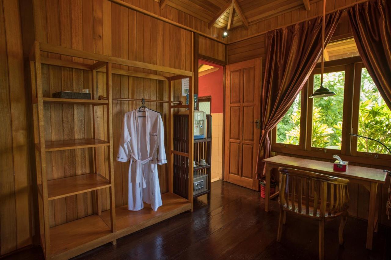 Bitung K2 Lembeh Dive Resort מראה חיצוני תמונה